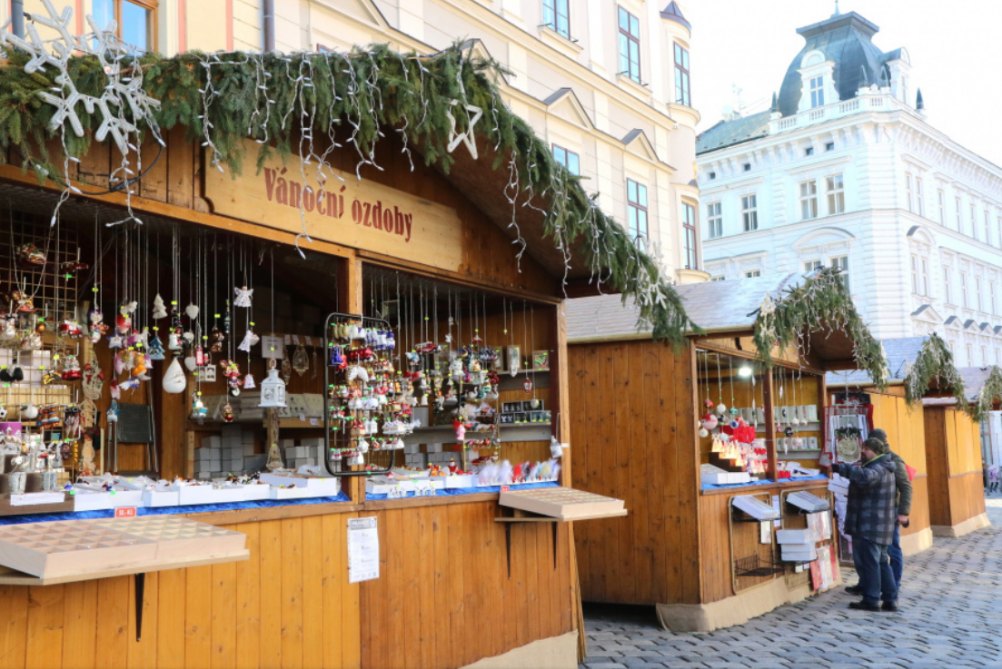V Olomouci otevřeli řemeslný jarmark. Nahradí zrušené vánoční trhy